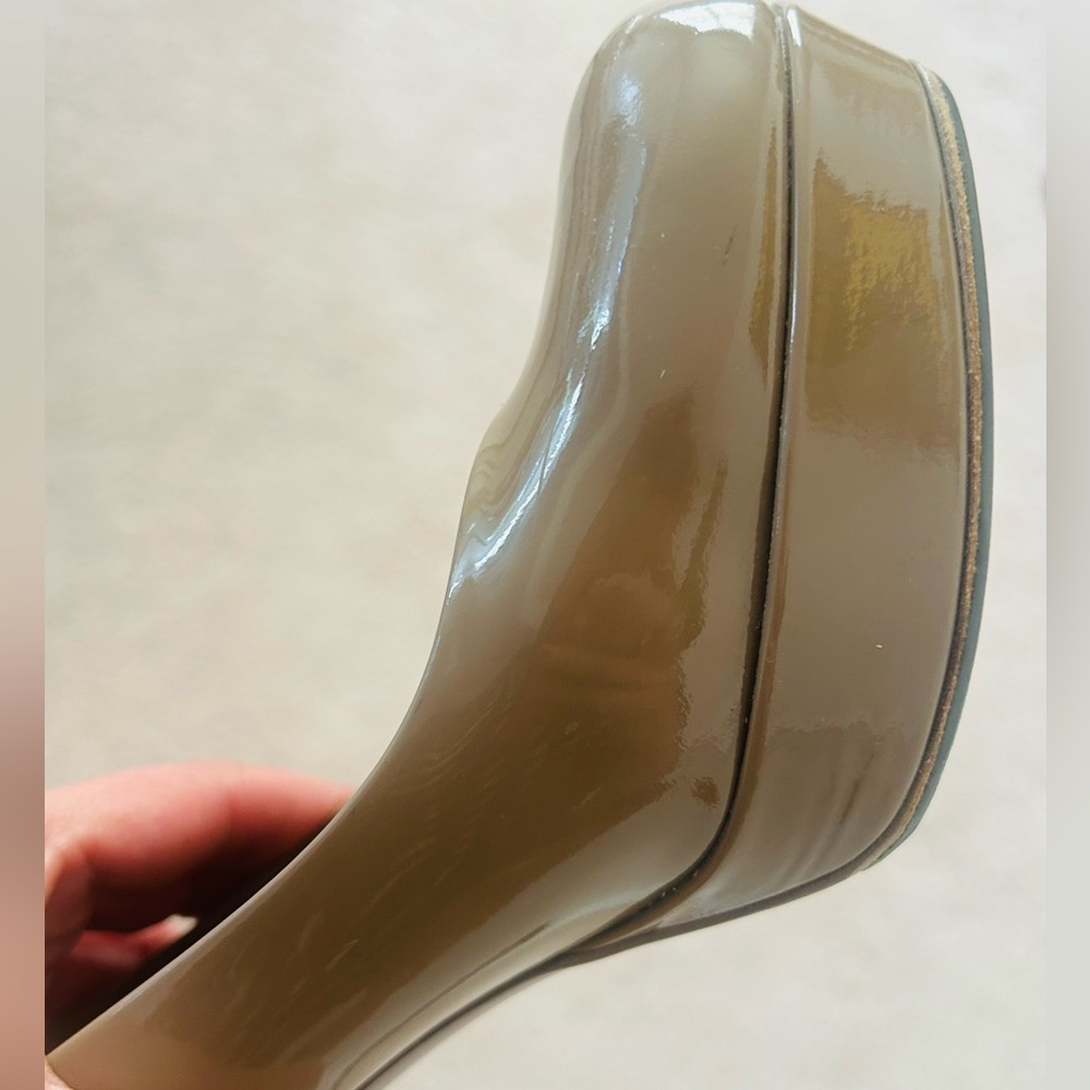 Yves Saint Laurent Patent Leather Taupe color Heels 7.5 - Picture 13 of 14